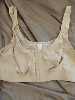 Nude Front-Closure Comfort Bra - Large